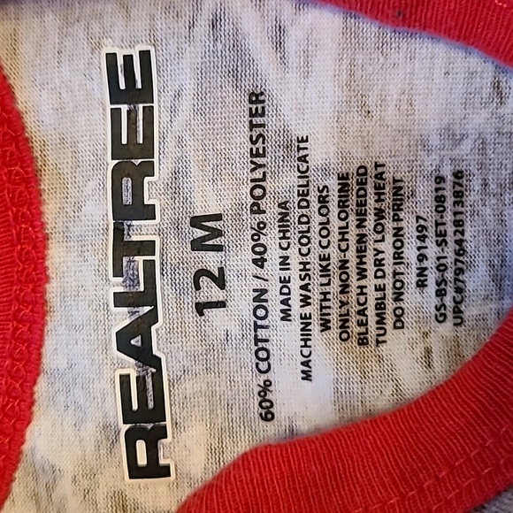 Realtree "Baby Buck" camo short sleeved onesie/bodysuit - Picture 2 of 3